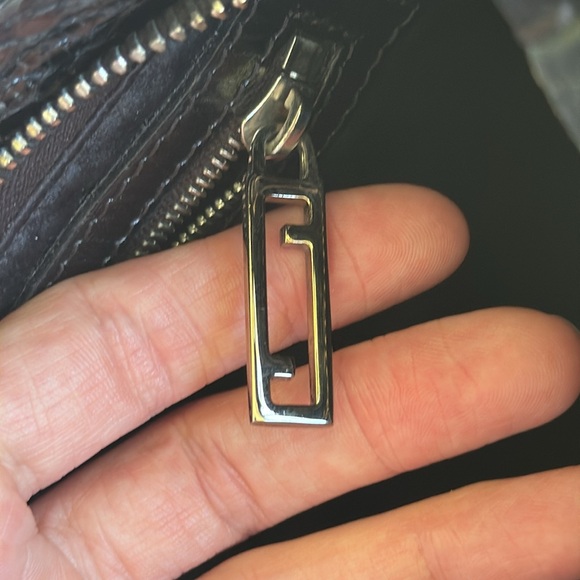 FENDI black snakeskin leather adjustable zip closure crossbody bag - Picture 11 of 16